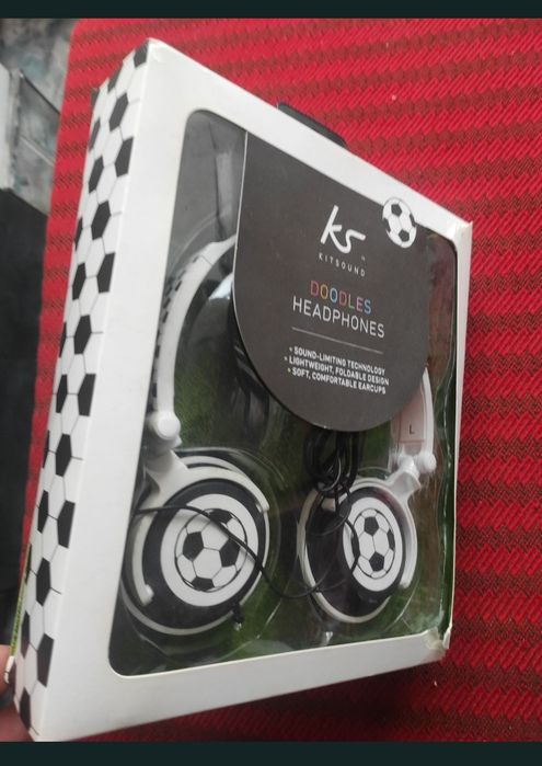 Casti audio stereo, in stare perfecta de functionare.