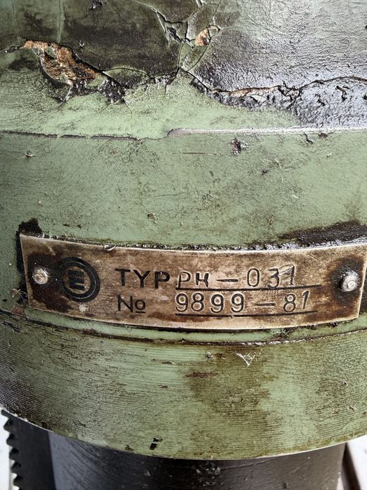 Настолна бормашина с менгеме