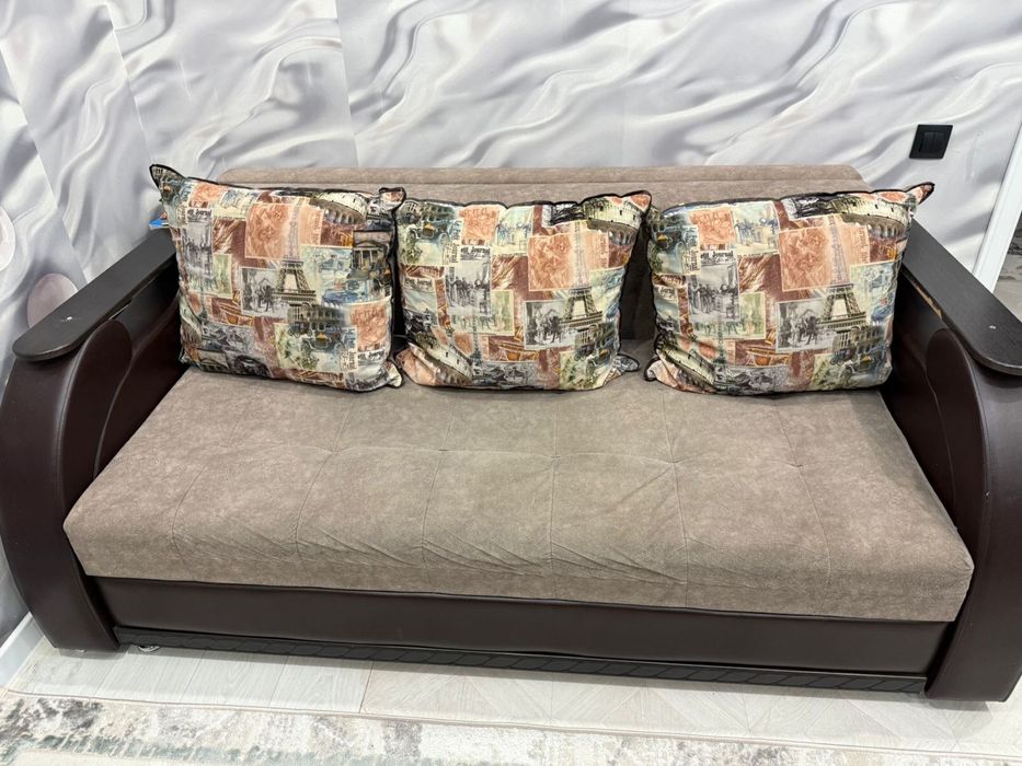 Продам двуспальный диван