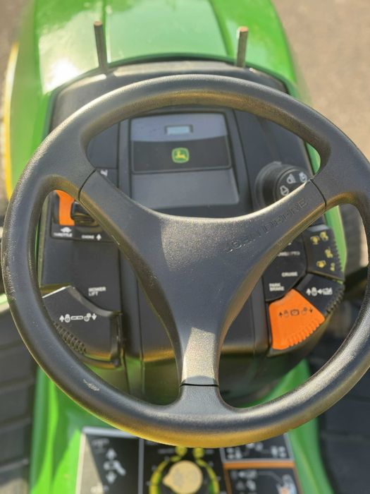 Tractoras de Tuns iarba John Deere X320 22HP Kawasaki