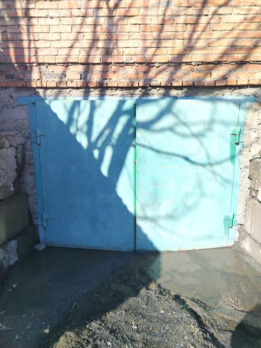 Продам створки ворот 2 шт. Материал-сталь 3 мм.