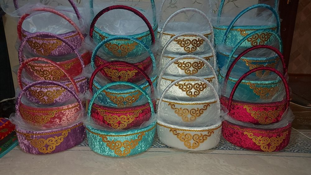 Тойбастар корзиналар бар