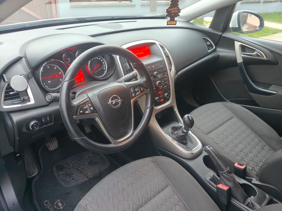 Vand Opel Asta, an fabricație 2013, 1.7 CDTI, Euro 5, km puțini