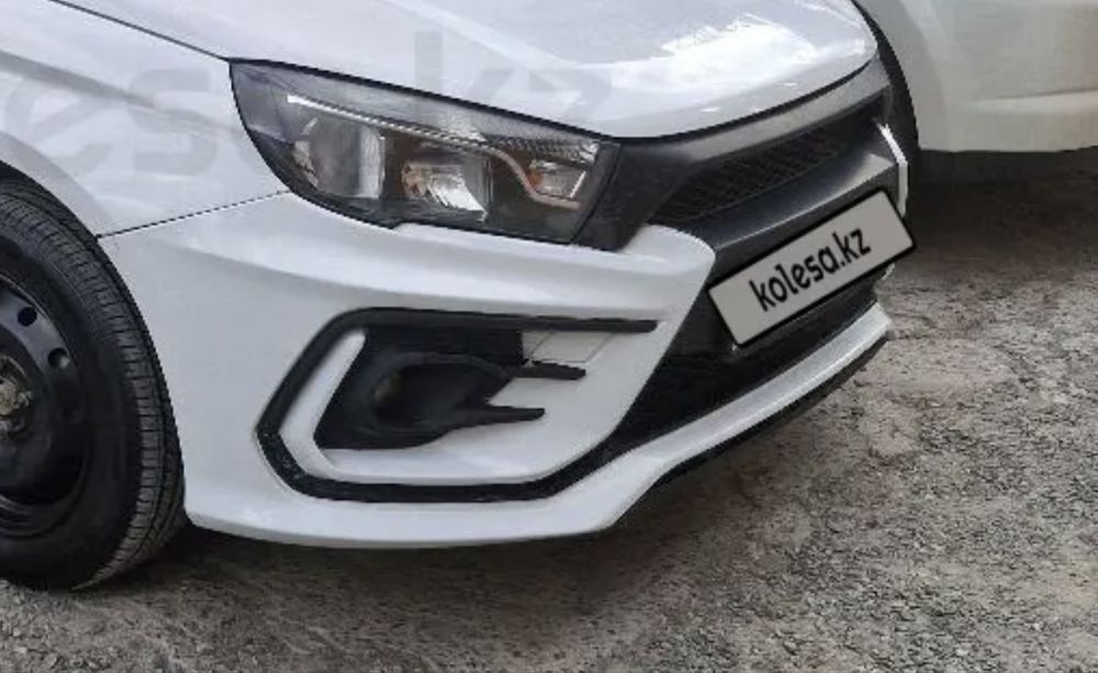 Продам бампер на Весту