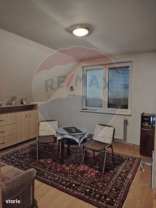 Casă / Vilă cu 8 camere de vânzare în zona Central