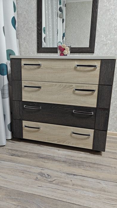 Комод с зеркалом