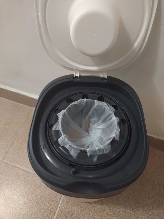 Хигиенен кош за памперси Twist&Click и резервна касета