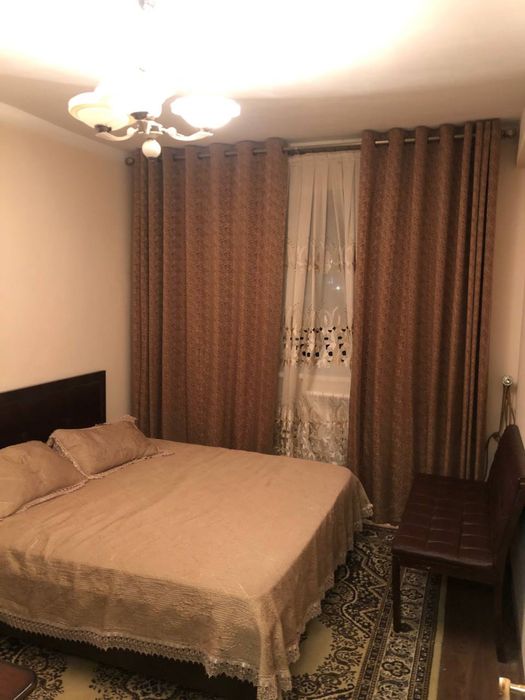 Сергели 7А .3 бекат ёнида  2/1/7 .Срочно сотилади