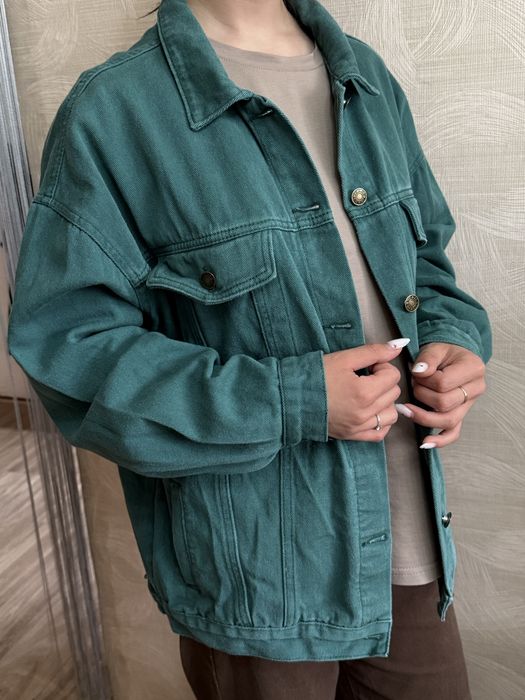 Продам две джинсовки женские