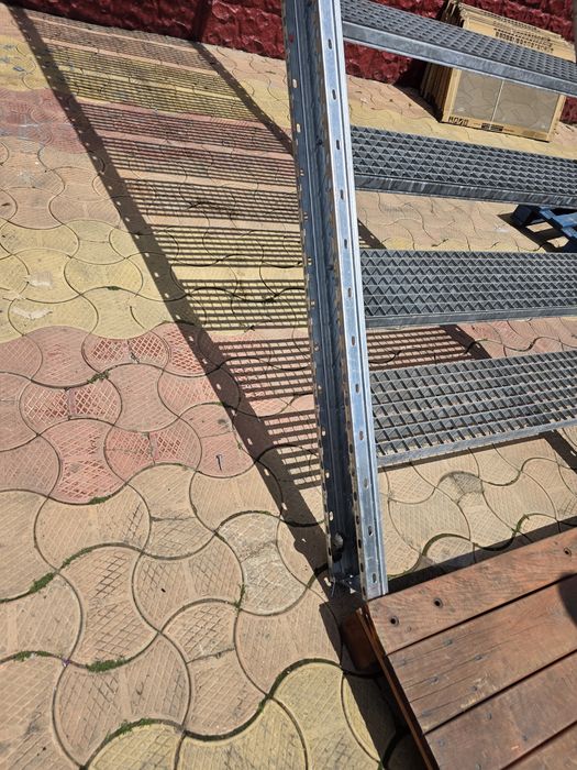 Scari metalice zincate de exterior