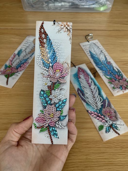 Ръчно изработени книгоразделители с камъчета