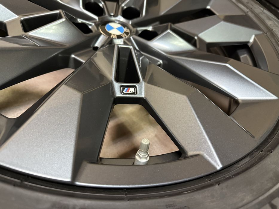 Jante Originale Bmw XM pe 21 cu anvelope IARNA !