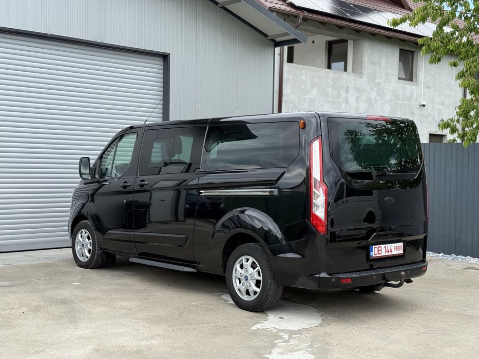 Ford Transit Tourneo Custom 2.2 TDCi 8+1 9 locuri