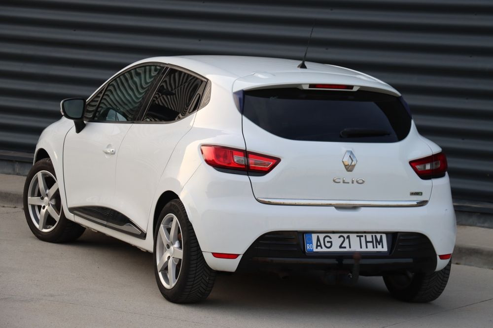 Proprietar pe carte vand renault clio 4 /Euro6/Ac/2017