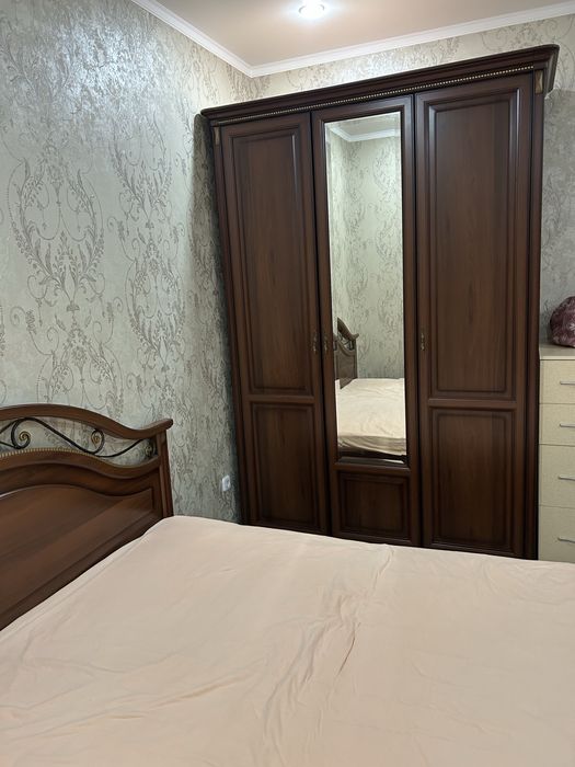 Продам спальный гарнитур