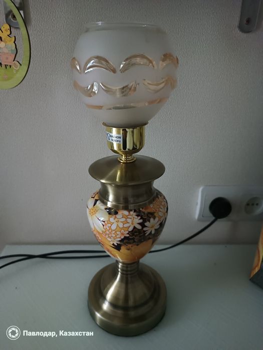 Настольный   светильник лампа