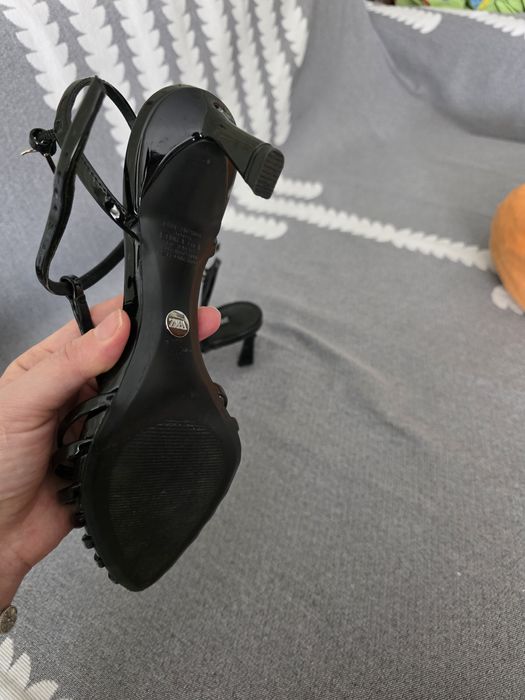 Туфли Zara (босоножки)