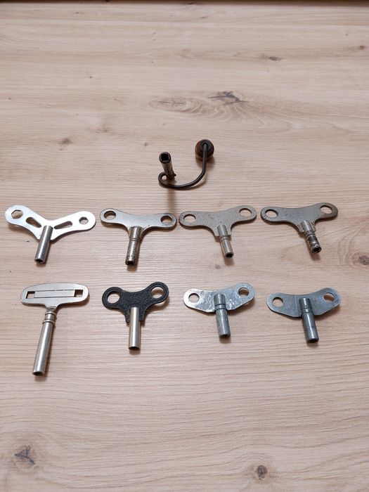 Ключета за стенни часовници, квадрат