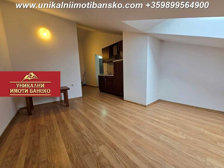 Тристаен апартамент  в обикновена жилищна сграда