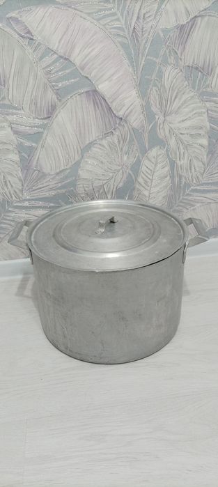 Продам кастрюлю алюминиевую советскую 25 л