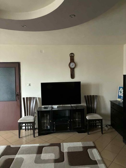 Стенен часовник като часовник с каишка за ръка