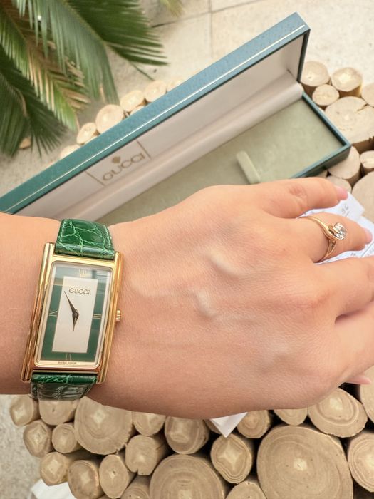ceas Gucci Quartz 2600 , Aur, curea crocodil verde, acte, cutie