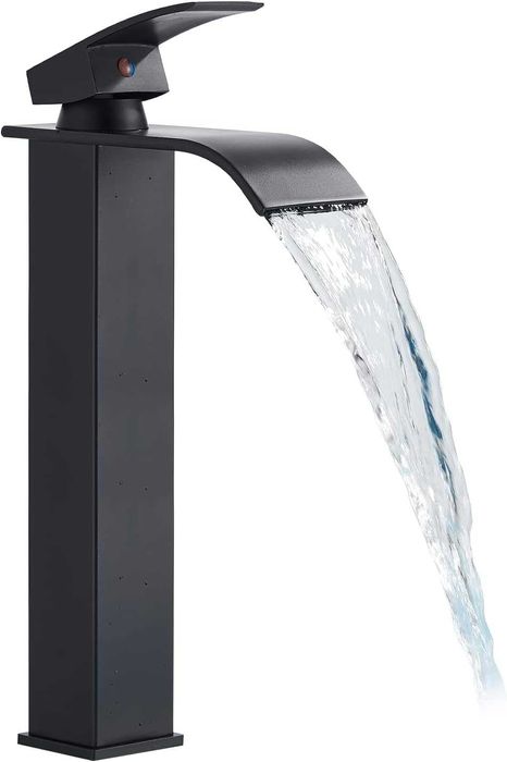 Robinet de baie cu cascadă neagră