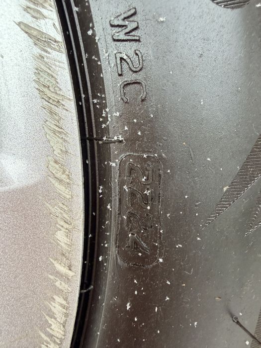 Bridgestone 185/65 r15.  4buc.