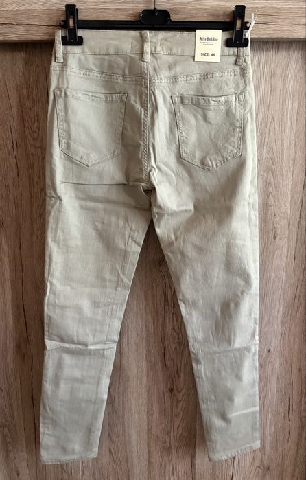 Нови с етикета дамски дънки размер S