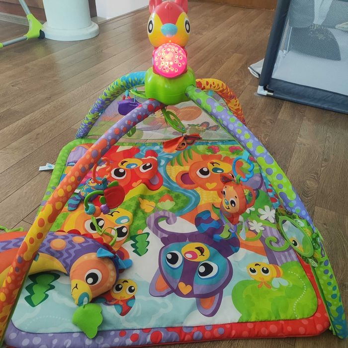 Активна гимнастика със светлини, звуци и протектор Playgro