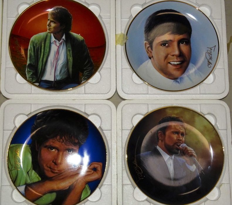 9 бр. портретни чинии на Клиф Ричард - 40 славни год. от Данбъри Минт