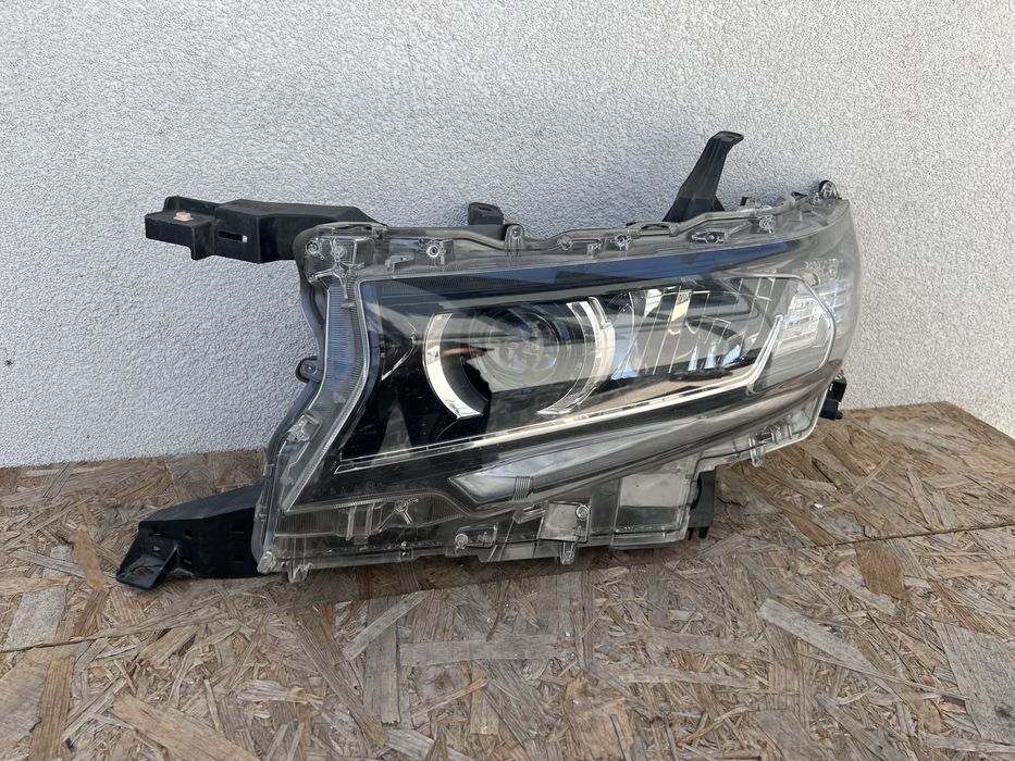 Far stanga Toyota Land Cruiser J150 Facelift LED Original Europa