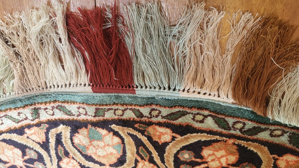 Нов,ръчно тъкан килим от естествена коприна,донесен от Индонезия ,Бали