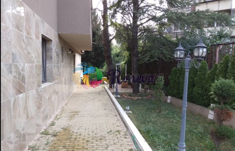 Многостаен в Варна-Младост 2 площ 300 цена 1500