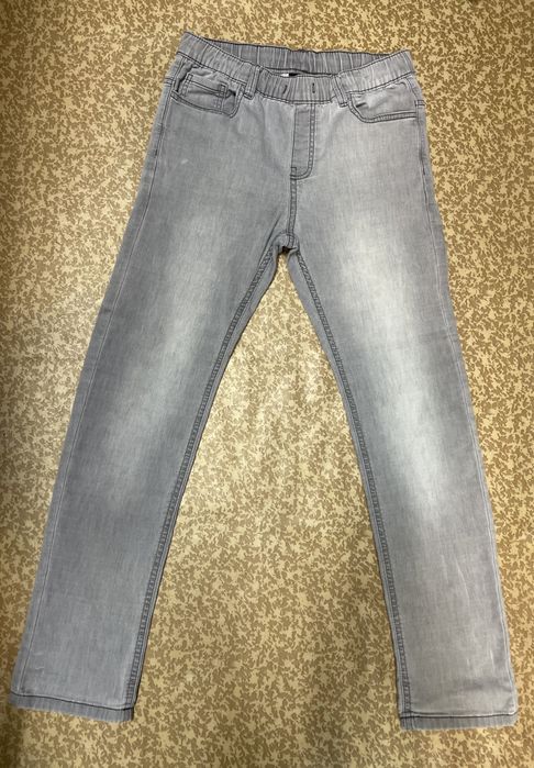 Продам джинсы для мальчика