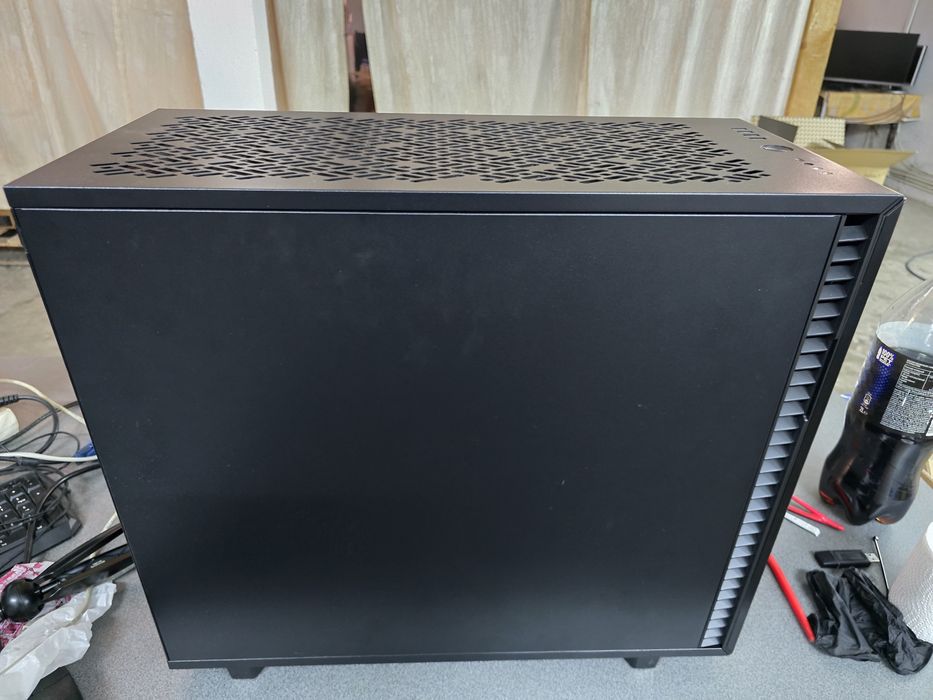 Carcasa Fractal Design Define 7 Solid