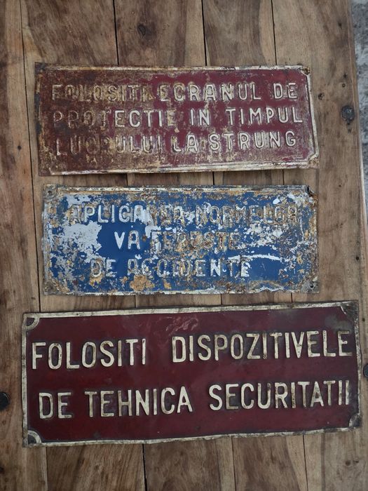 Placi de atentionare vechi