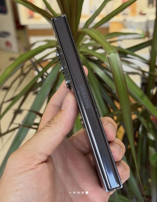 Samsung Z Fold 5 de 512 GB si 12 RAM