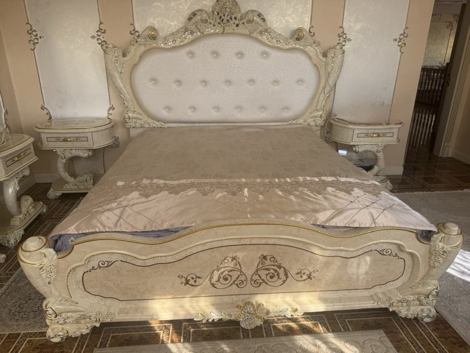 Спальный гарнитур