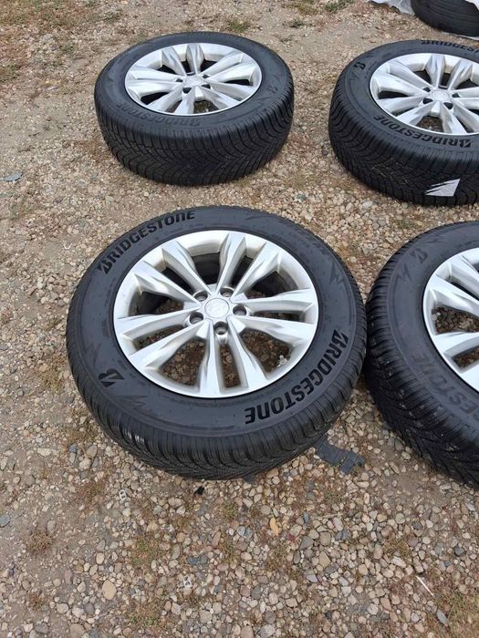 18″ джанти със зимни гуми за Hyundai Santa Fe / Kia Sorento

Продавам комплект