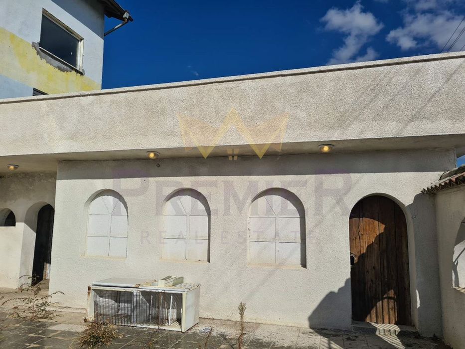 Къща в Варна, област-с.Изворско площ 1082