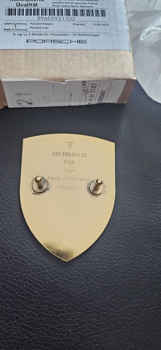 Емблема за преден капак, задно дясно стъкло и мигачи за Porsche 911 (1999-2012)