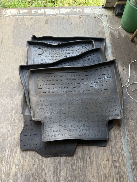 Резиновые полики Corolla e210