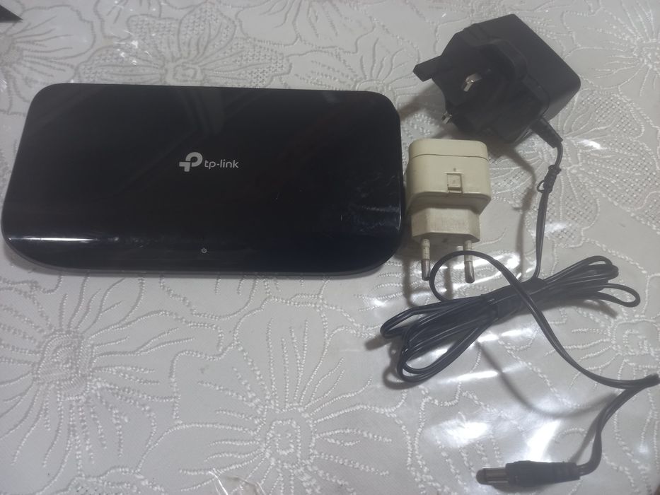 Гигабитный коммутатор hub TP-Link TL-SG1008D на  8 портов