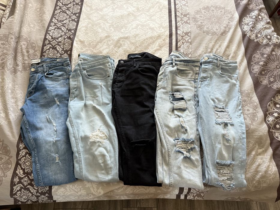 Накъсани мъжки дънки