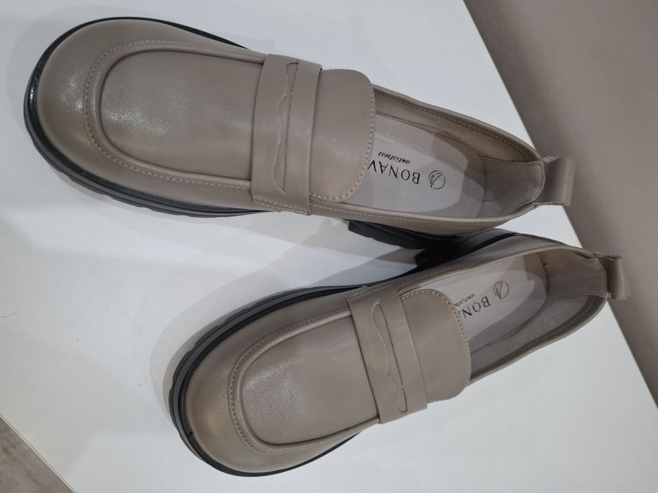 Продам обувь женскую