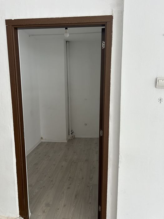 Vand spatiu comercial