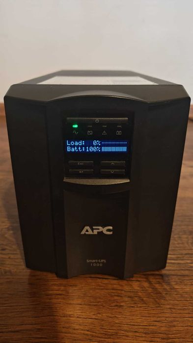Vand UPS APC Smart 1000
