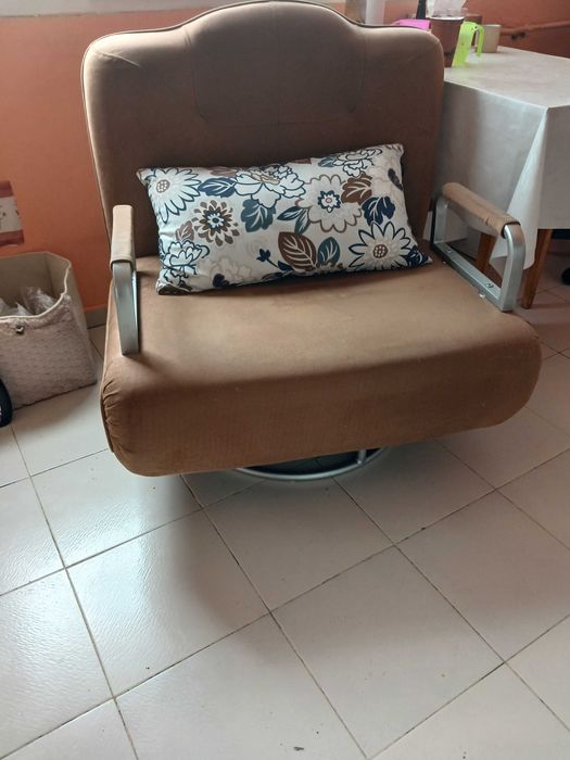 Продавам сгъваемо легло фотьойл