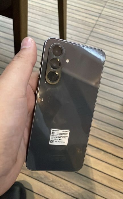 A56 128Гб как новый с каробкой с зарядкой даже сказать нечего